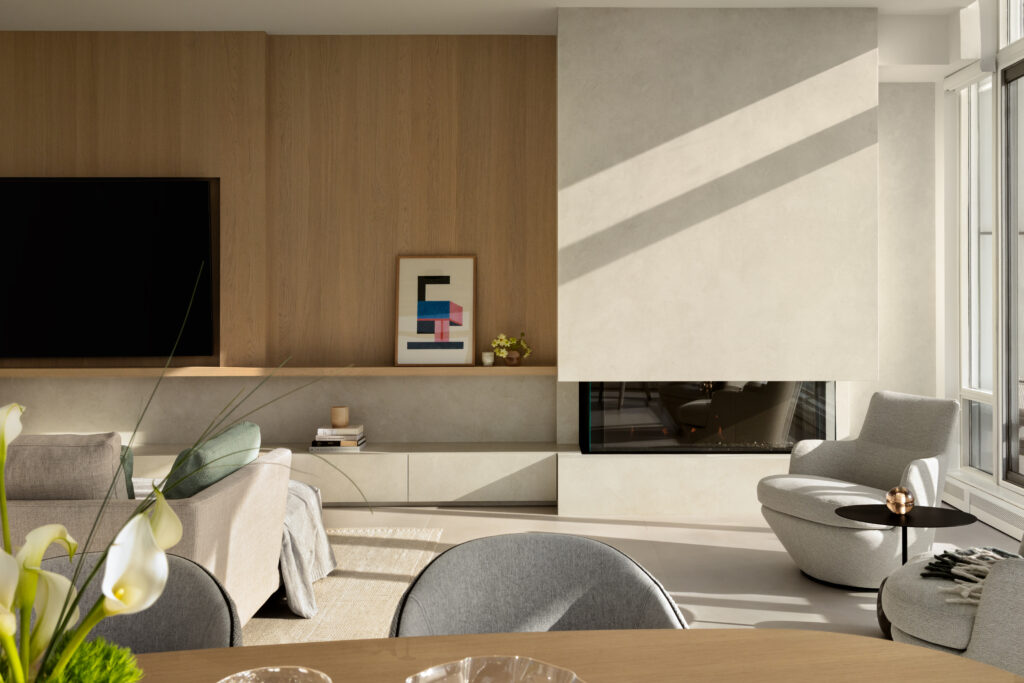 After Decades in the Suburbs, a Vancouver Couple Traded Space for Stillness in This Yaletown Penthouse 10 AtelierFen 179 1