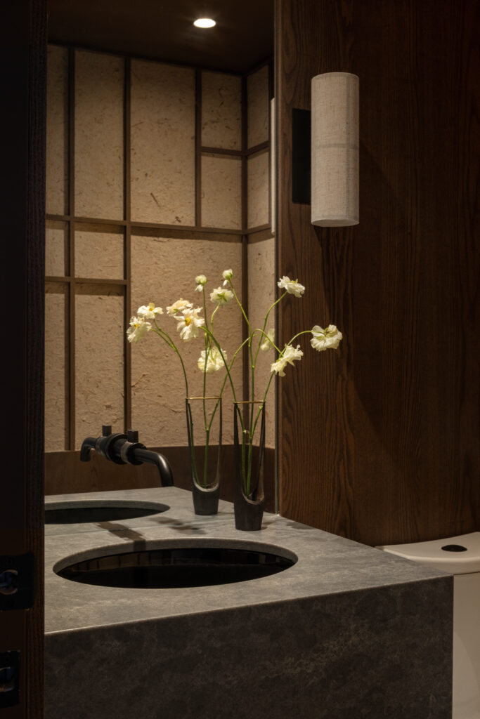 After Decades in the Suburbs, a Vancouver Couple Traded Space for Stillness in This Yaletown Penthouse 14 AtelierFen 846 1