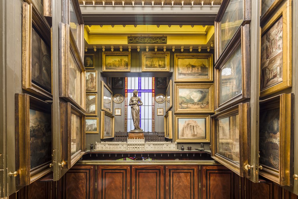 This Museum in London Is a Secret to Most, and It Contains More Paintings Than the National Gallery Once Held 8 Picture Room Recess at Sir John Soane s Museum. Photo Gareth Gardner