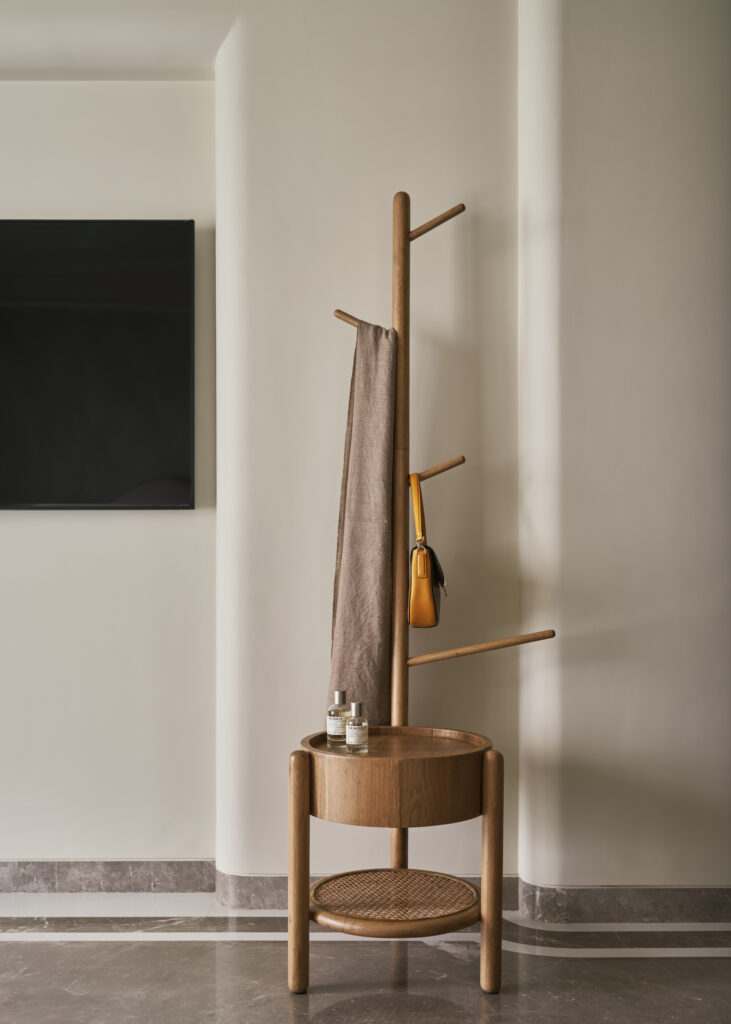 Aashni Kumar Brings Florentine Proportions to The Heritage House, a 1400 Square Foot Mumbai Apartment 3 The Heritage House Aashni Kumar8