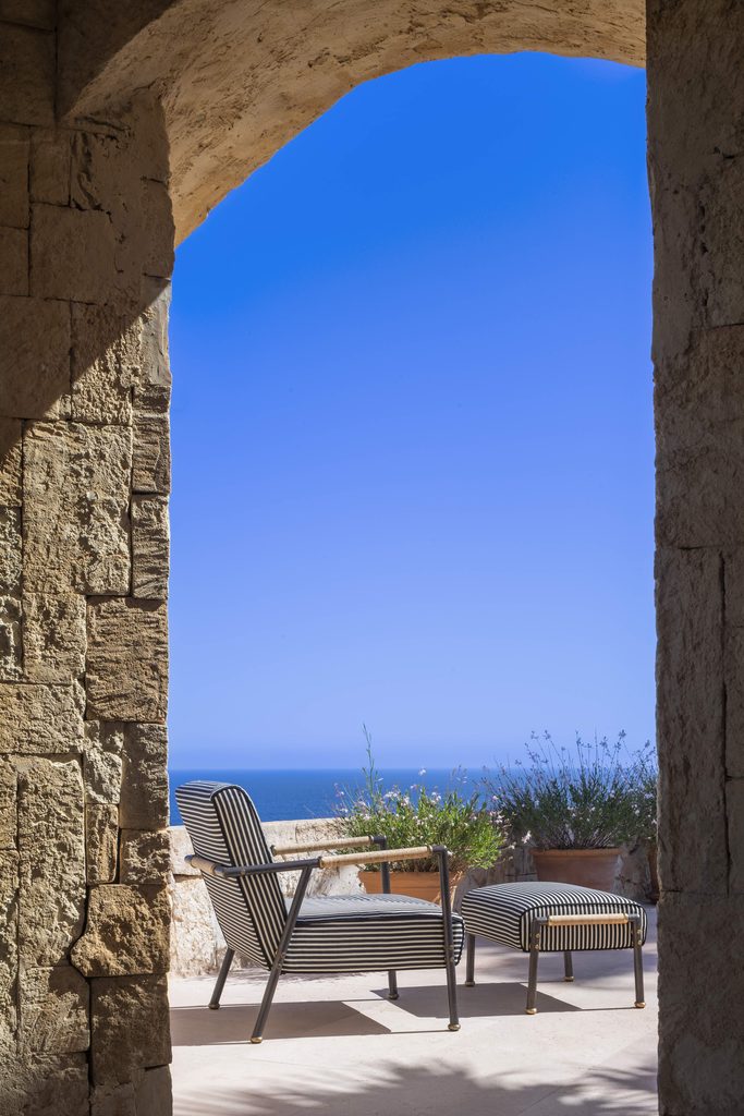 Fahad Hariri's Ibiza Retreat Is a Study in Dosed Maximalism 3 019 Mobilier