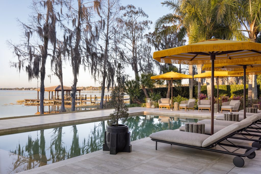 An Old-World Mediterranean Soul in the Florida Landscape 15 12. 2602 ACDO 481 HiRes