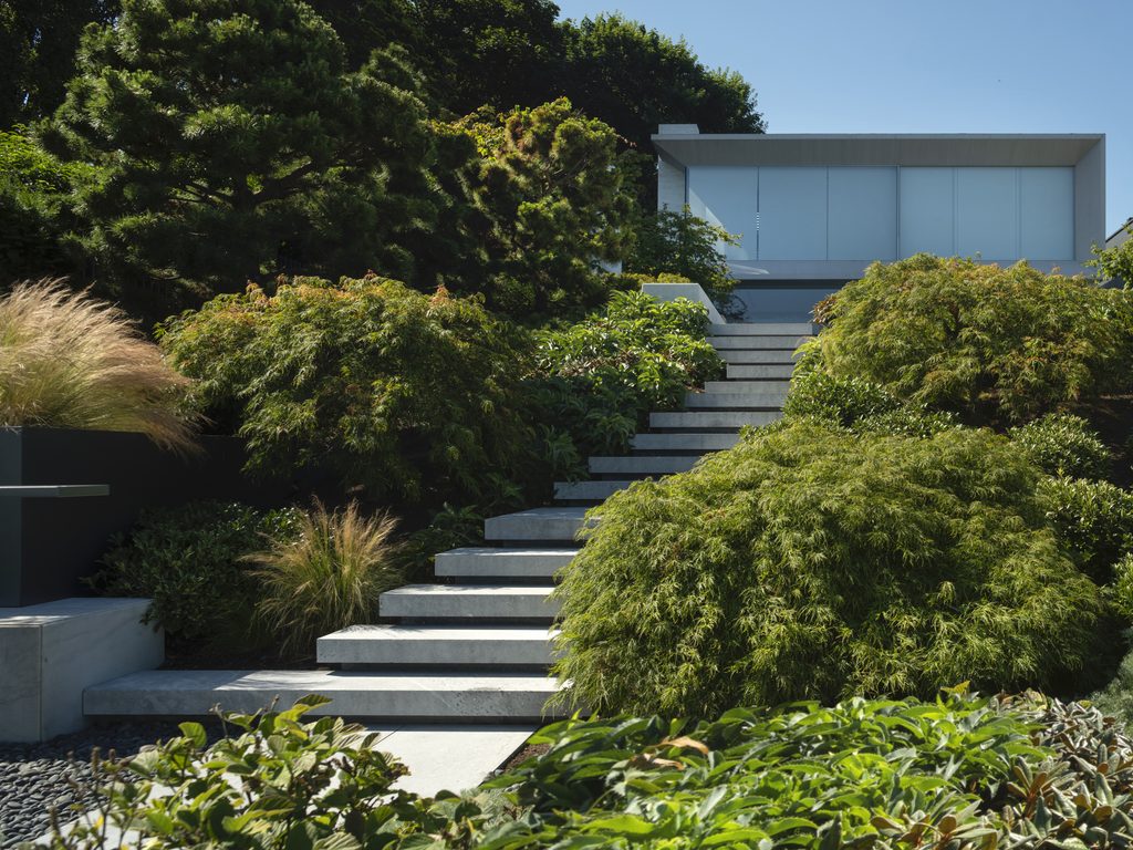 The Luxury of Space: The Art of Landscaping 1 2. Serene 1 NicLehoux