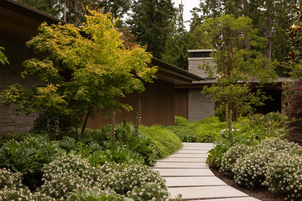 The Luxury of Space: The Art of Landscaping 8 9. Hikari 2 EmaPeter