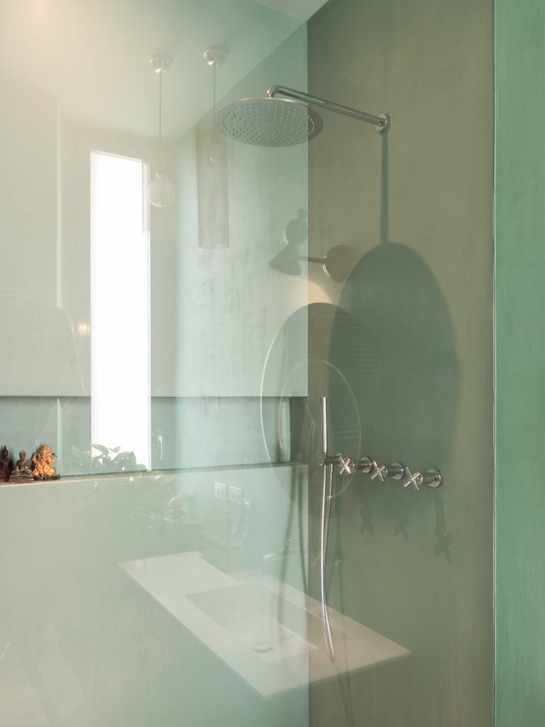 Two Languages: In Milan, A Former Law Office Becomes A Family Home Where Restored Stucco Meets Poured Resin 11 ZMA 002 BM 3 768x1024 1