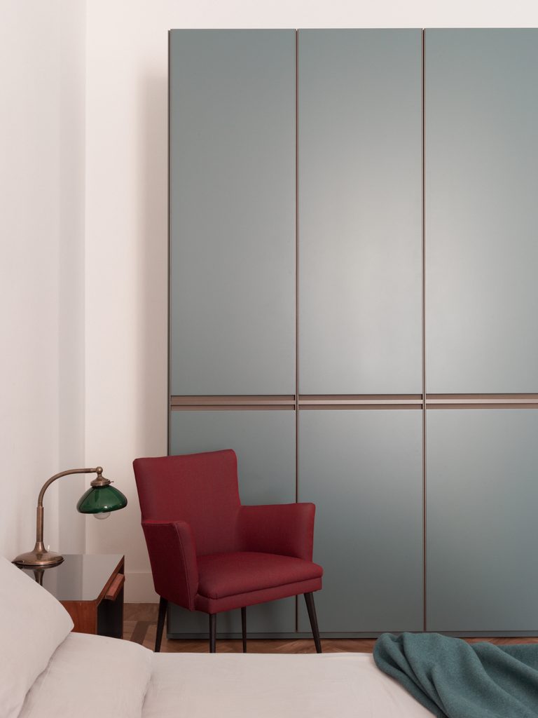 Two Languages: In Milan, A Former Law Office Becomes A Family Home Where Restored Stucco Meets Poured Resin 12 ZMA 002 BM 7 768x1024 1