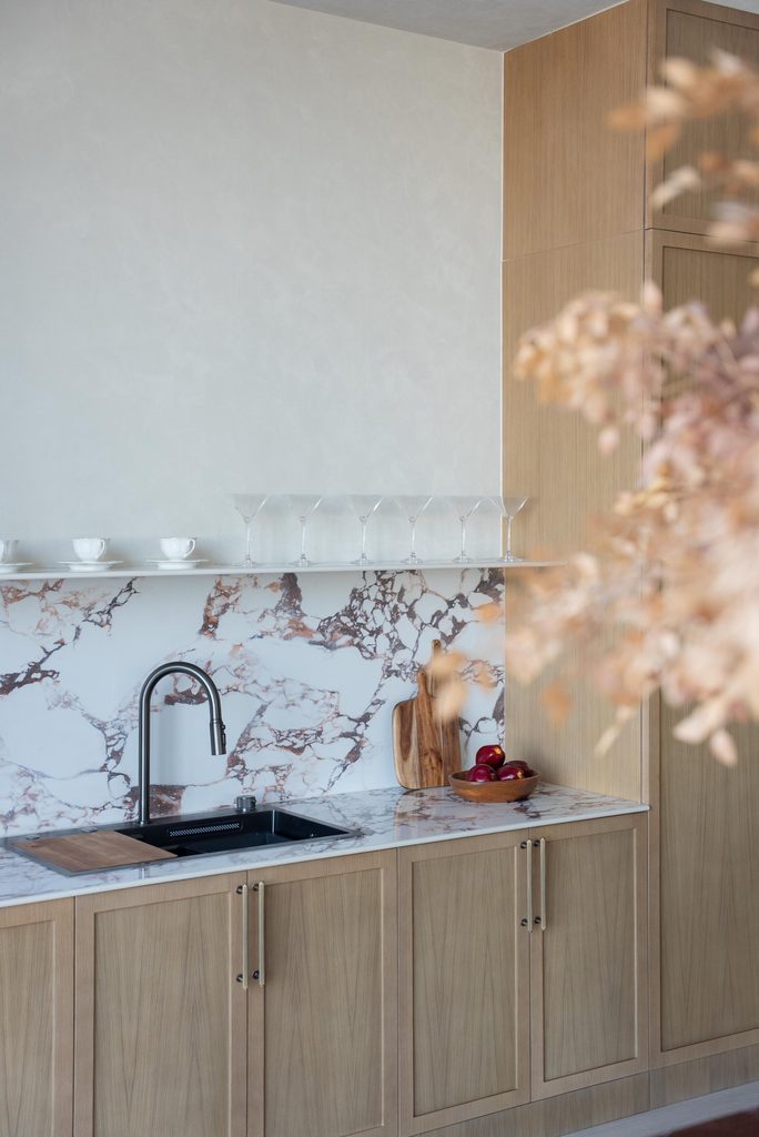 A Study in Contrasts: Kate Kerdi’s Contemporary Apartment in Muscat 9 2. IMG 1178 Photo credit Omar Al Zadjali