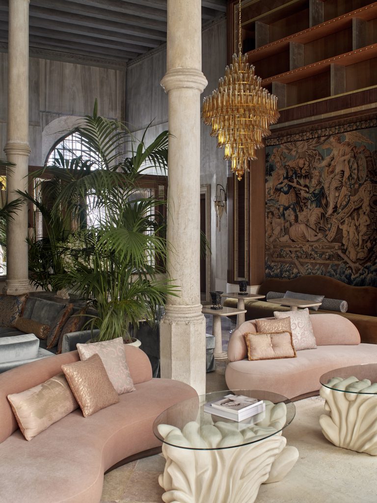 APR Aline Asmar dAmman Palazzo Dona Giovannelli 32 Lobby ©Giulio Ghirardi