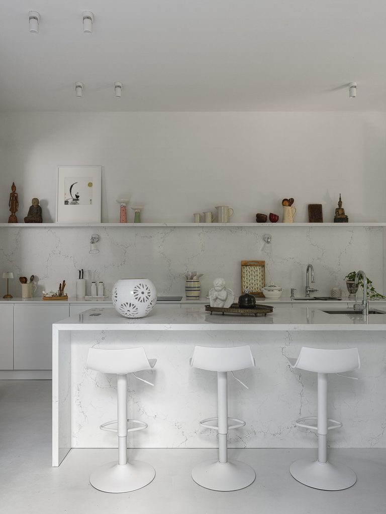 A Collector’s Eye: Inside Anna Erman’s Art-Filled Home Near Moscow 15 Borodki web 49 of 114 768x1024 1