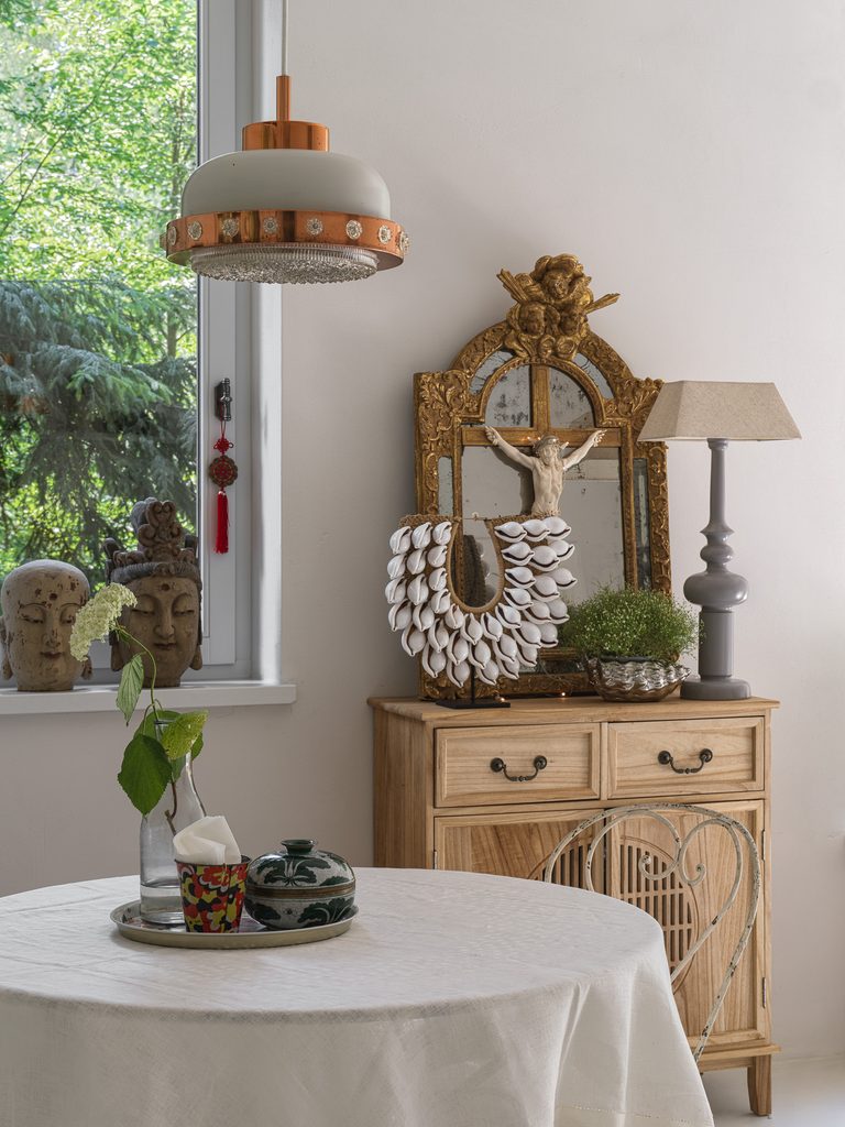 A Collector’s Eye: Inside Anna Erman’s Art-Filled Home Near Moscow 17 Borodki web 55 of 114 768x1024 1