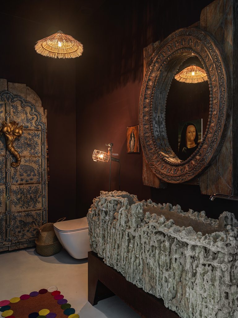 A Collector’s Eye: Inside Anna Erman’s Art-Filled Home Near Moscow 25 Borodki web 63 of 114 768x1024 1