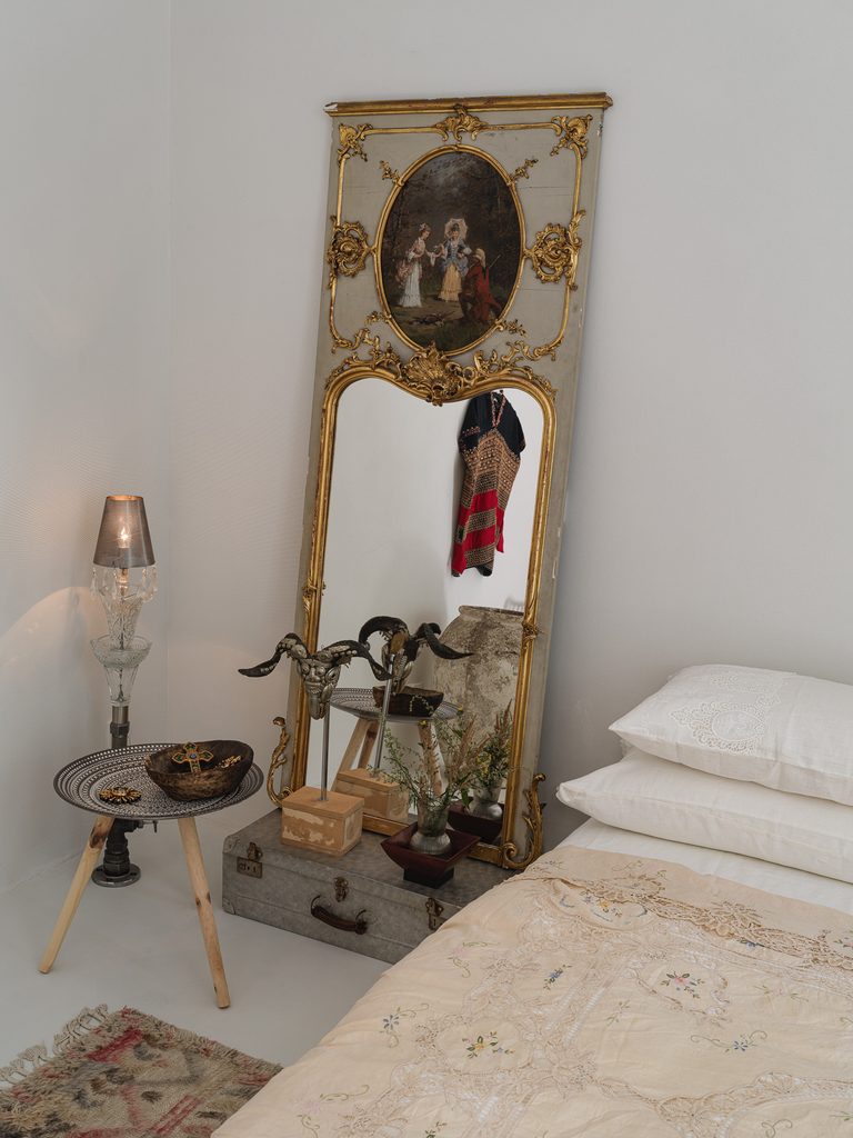 A Collector’s Eye: Inside Anna Erman’s Art-Filled Home Near Moscow 11 Borodki web 72 of 114 768x1024 1