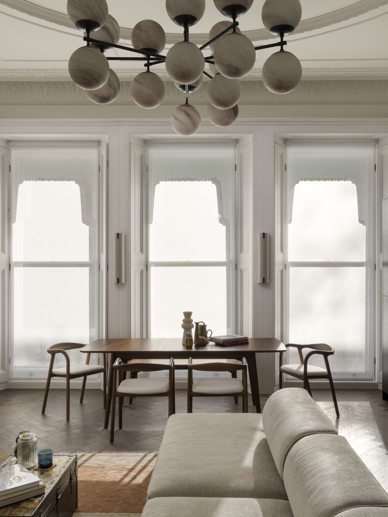 A Victorian Apartment Reimagined in South Kensington 6 CG 027 hires 768x1024 1