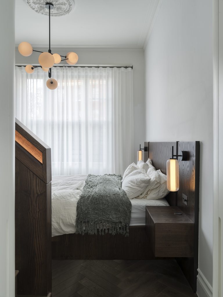 A Victorian Apartment Reimagined in South Kensington 11 CG 051 hires 768x1024 1