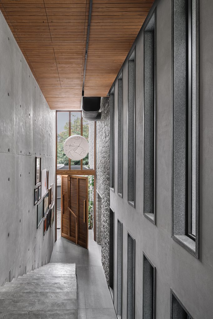 A House That Grows Around Nature 9 COCO BEANS ENTRANCE VIEW 683x1024 1