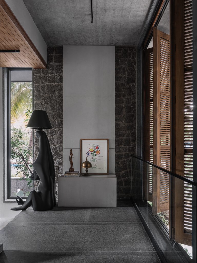 A House That Grows Around Nature 10 COCO BEANS FF Corridor 768x1024 1