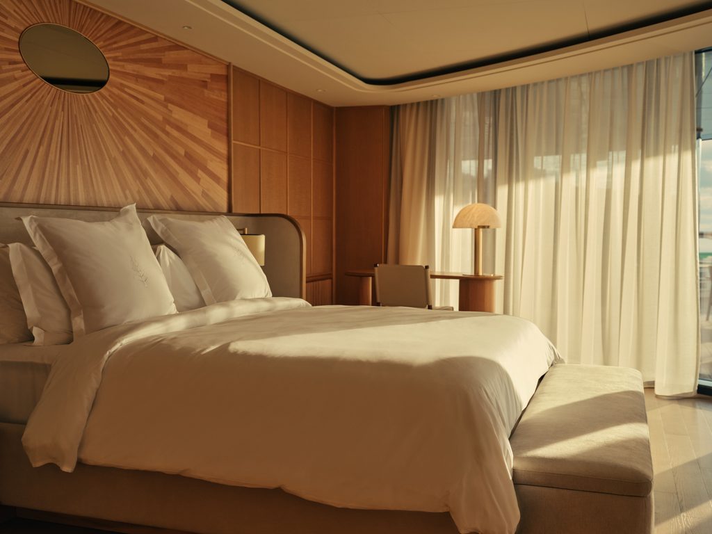 Can a Sense of Place Exist in Constant Motion? Four Seasons I Offers an Answer 8 FSI Suite LOFT 204