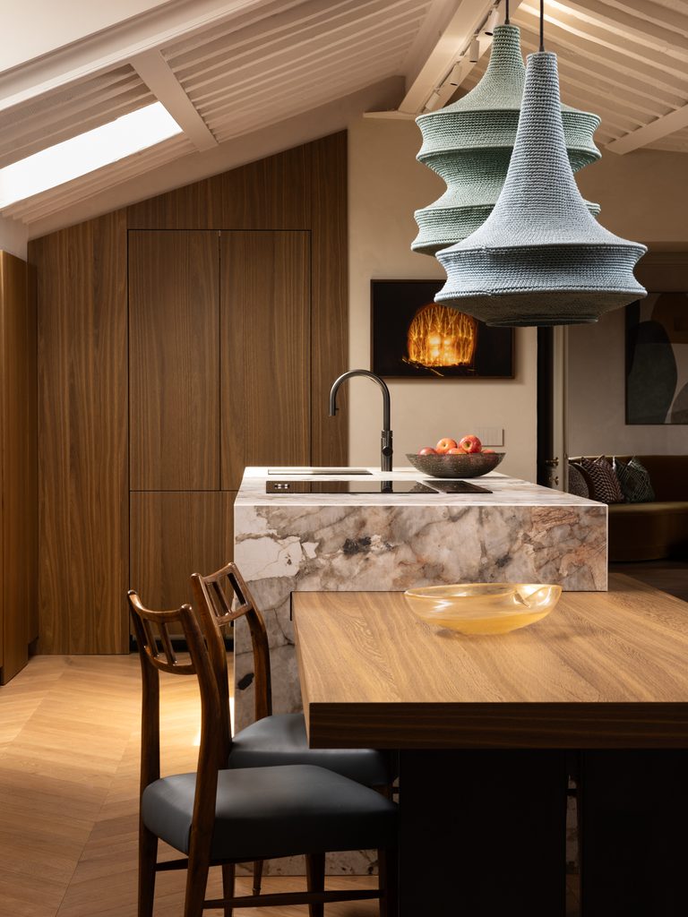 A 17th-Century Roman Building Sets the Framework for a Contemporary Interior 9 Roma 35 768x1024 1